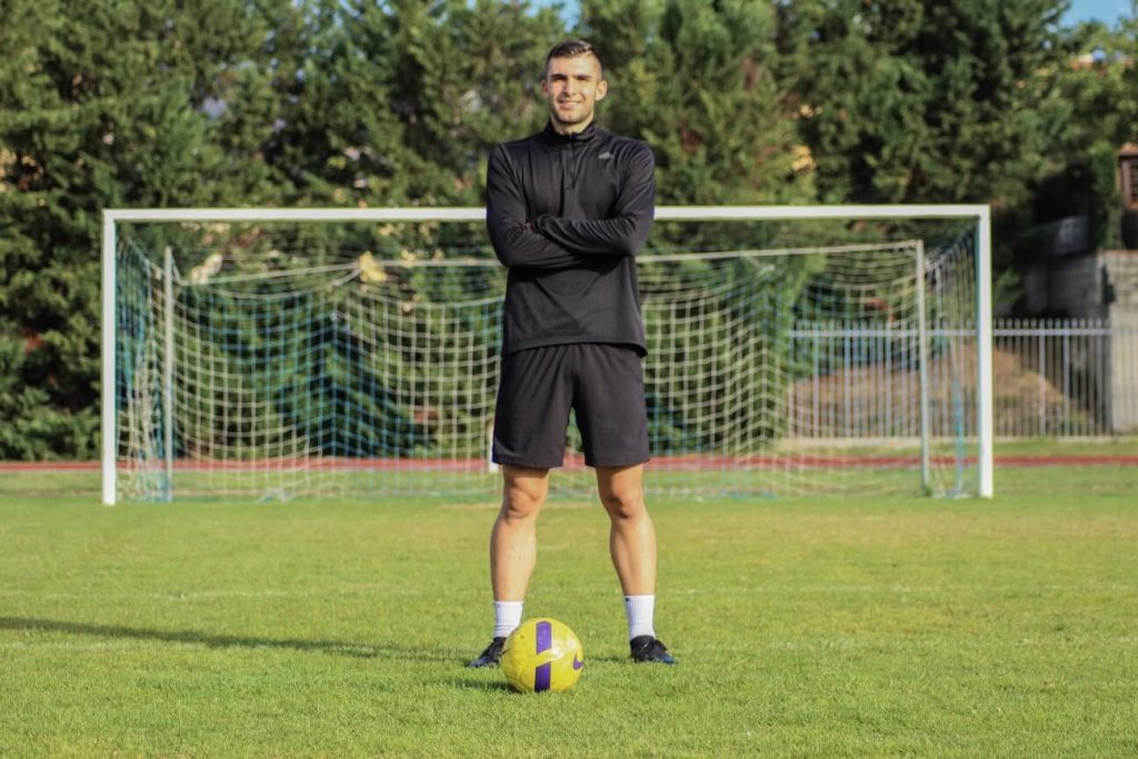 Emanuele Sordi su campo di Calcio